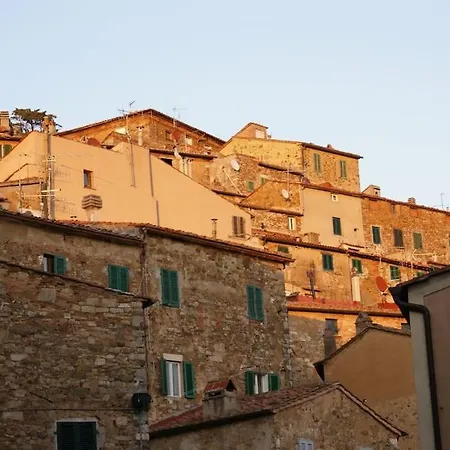 Il Borgo Charming House بيت للعطل