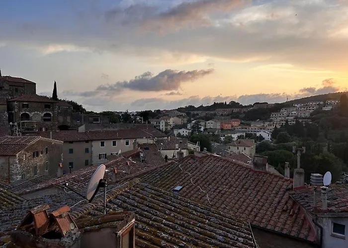بيت للعطل Il Borgo Charming House