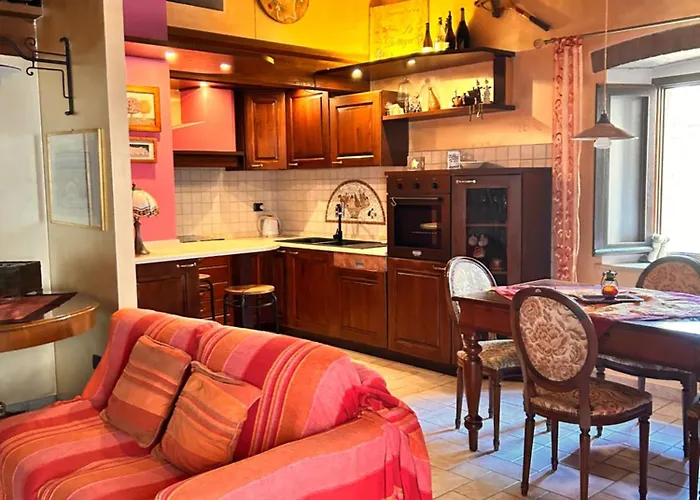 بيت للعطل Il Borgo Charming House